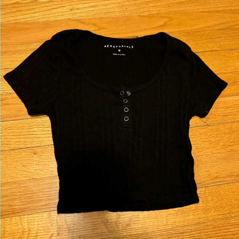 Aeropostale cropped black t shirt